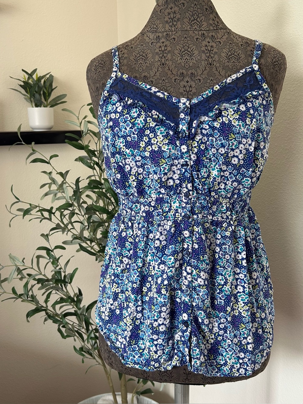 Decree Blue Floral Print Tank Top with Lace Trim